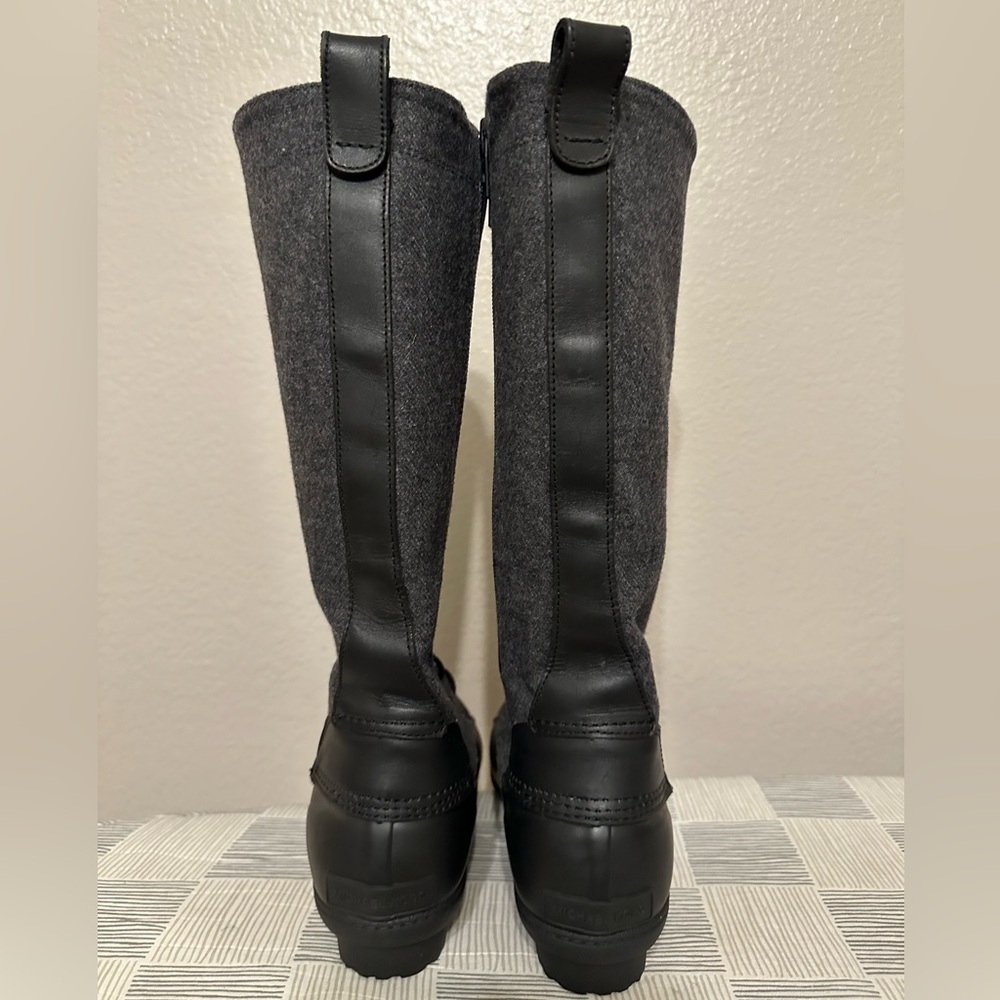 Michael Kors Easton Flannel and Rubber Rain Boot
Black Gray Size 6 - Picture 5 of 11